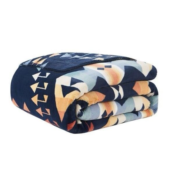 Pendleton Plush Throw Big Thunder 50” x 70” - Picture 1 of 4